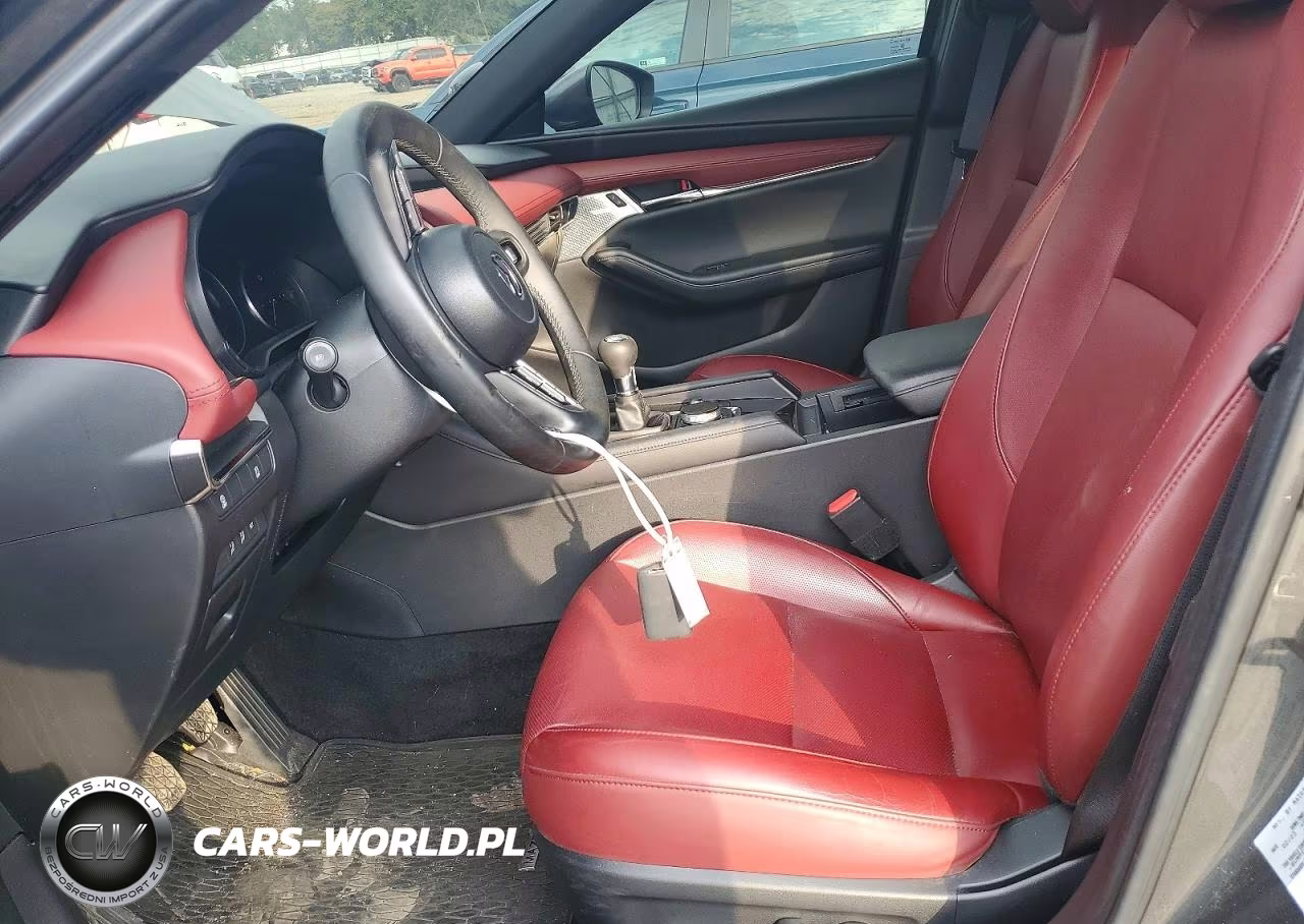 2023 Mazda 3 Premium VIN:JM1BPAMM1P1614177 - 7