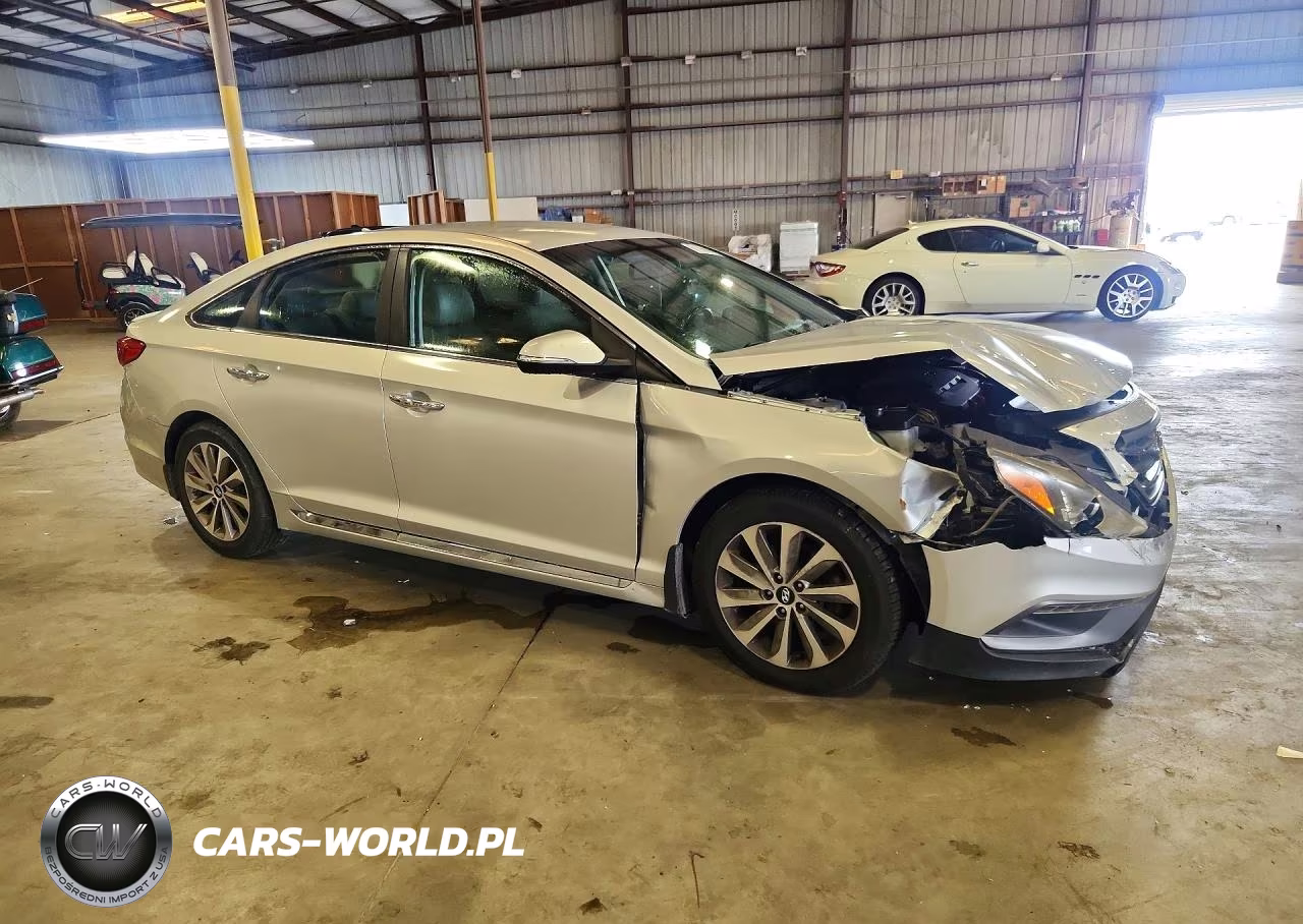 2015 Hyundai Sonata Sport VIN:5NPE34AF1FH182696 - 4