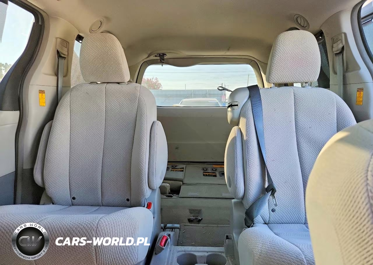 2014 Toyota Sienna Le VIN:5TDKK3DC1ES430875 - 10
