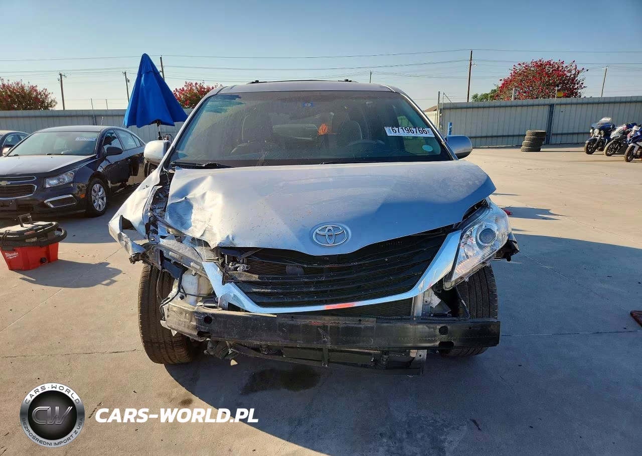 2014 Toyota Sienna Le VIN:5TDKK3DC1ES430875 - 5