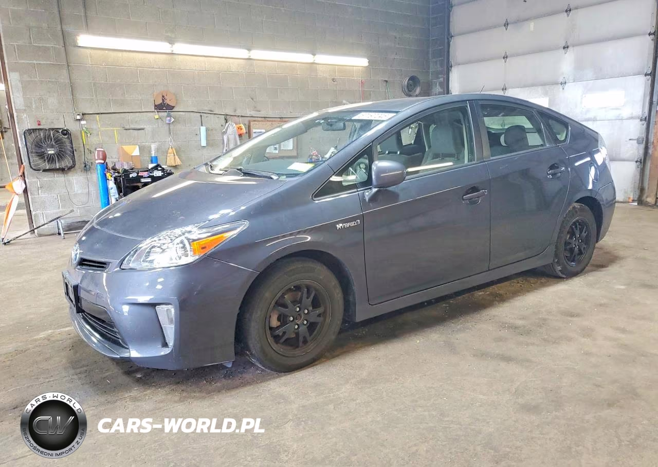 2015 Toyota Prius Two – zdjęcie 1 z 12