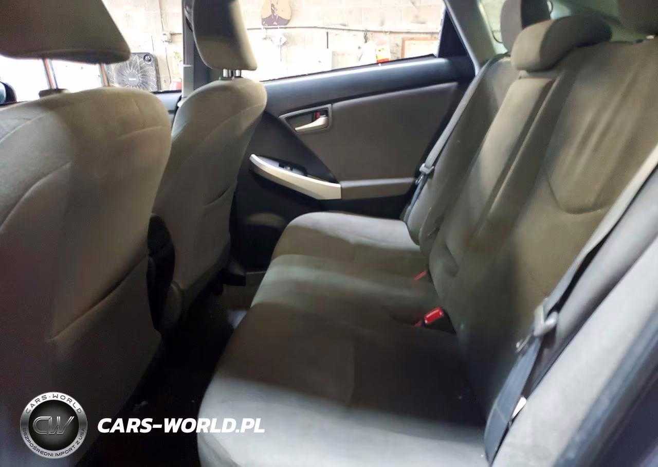 2015 Toyota Prius Two VIN:JTDKN3DU0F0438146 - 10