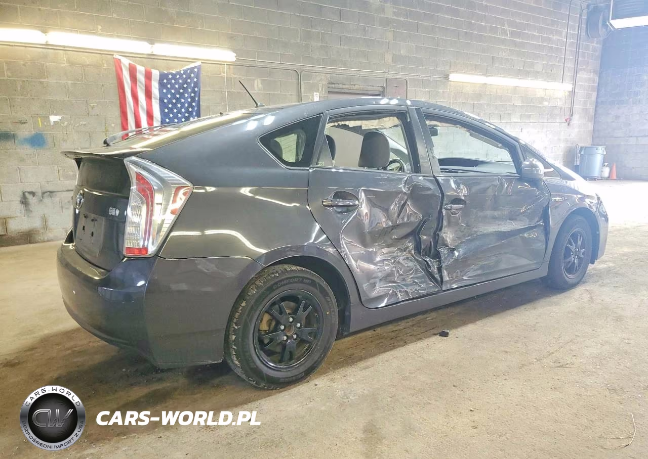 2015 Toyota Prius Two VIN:JTDKN3DU0F0438146 - 3