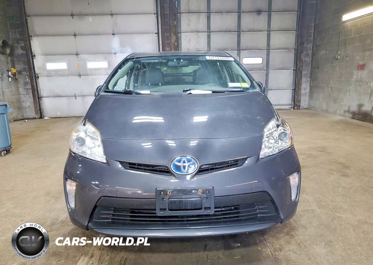 2015 Toyota Prius Two VIN:JTDKN3DU0F0438146 - 5