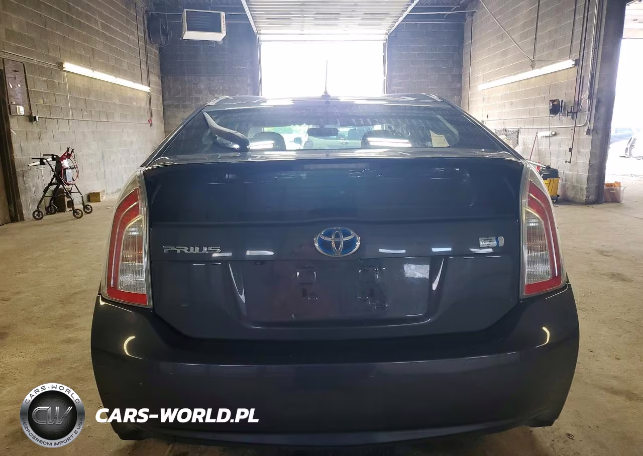 2015 Toyota Prius Two VIN:JTDKN3DU0F0438146 - 6