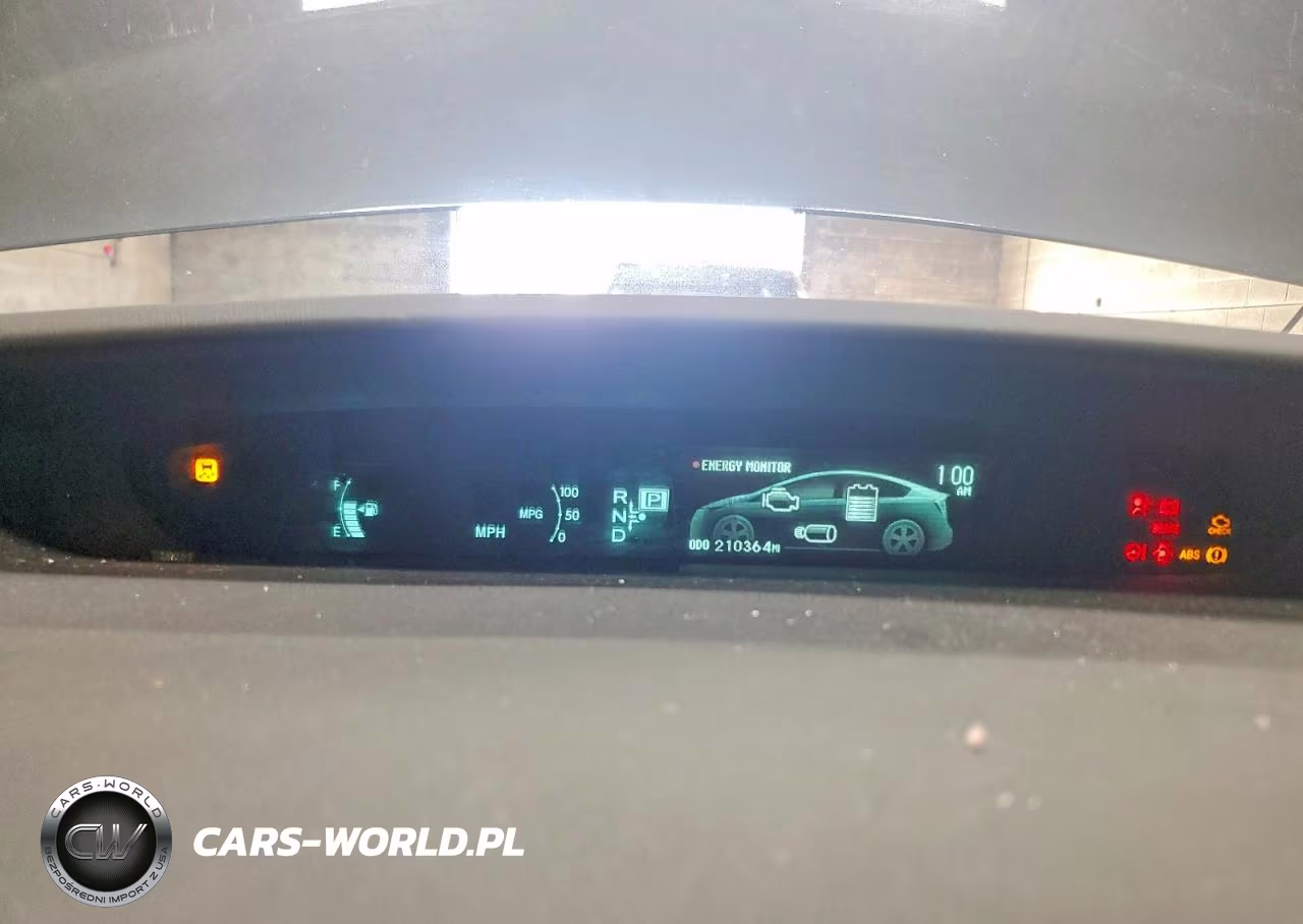 2015 Toyota Prius Two VIN:JTDKN3DU0F0438146 - 9