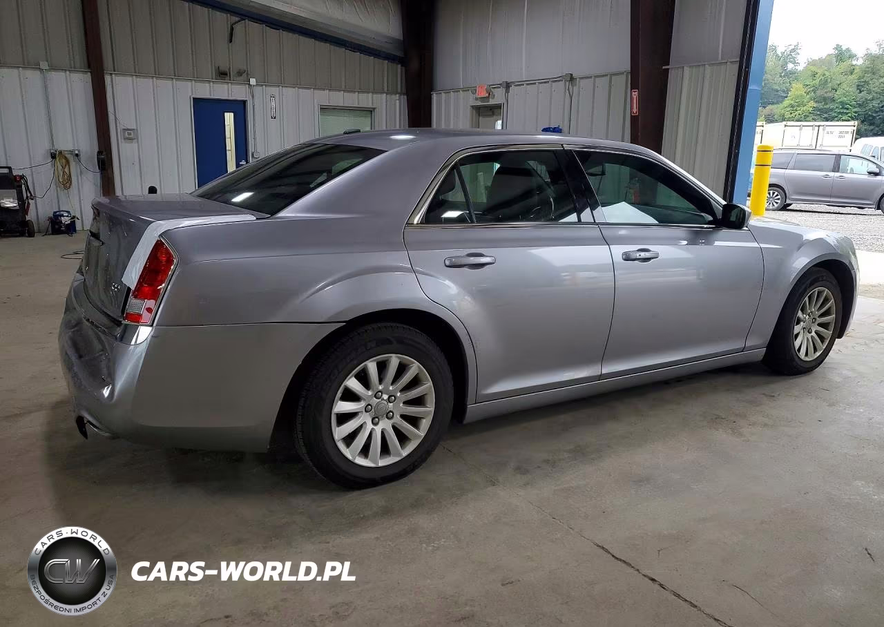 2014 Chrysler 300 VIN:2C3CCAAGXEH375326 - 3