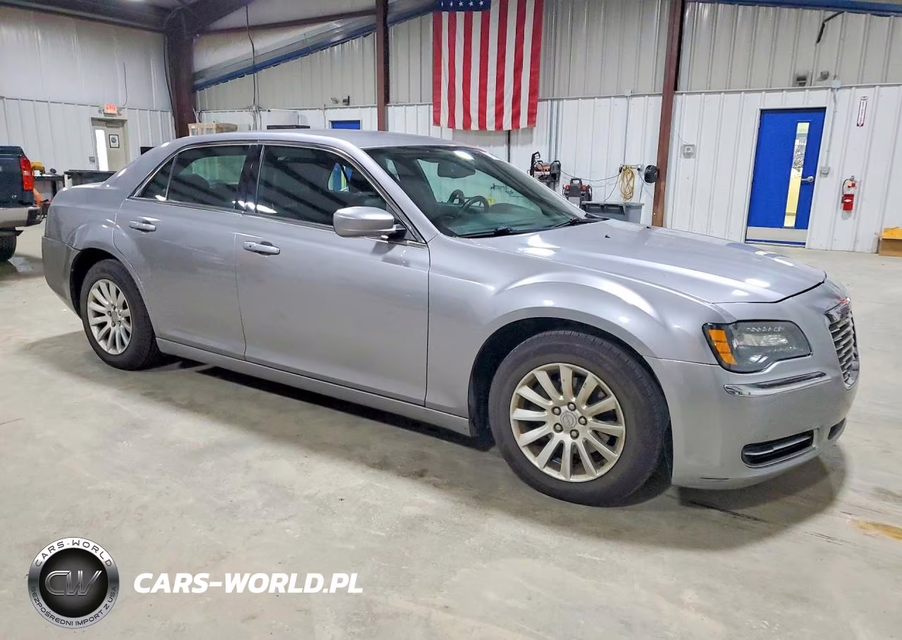 2014 Chrysler 300 VIN:2C3CCAAGXEH375326 - 4