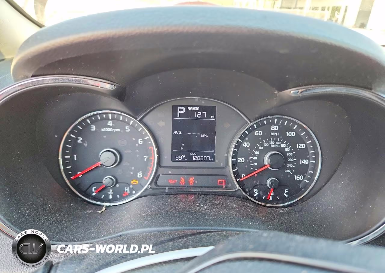 2017 Kia Forte Lx VIN:3KPFK4A7XHE137019 - 9