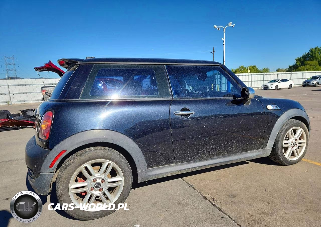 2009 Mini Cooper S VIN:WMWMF73589TT96560 - 3
