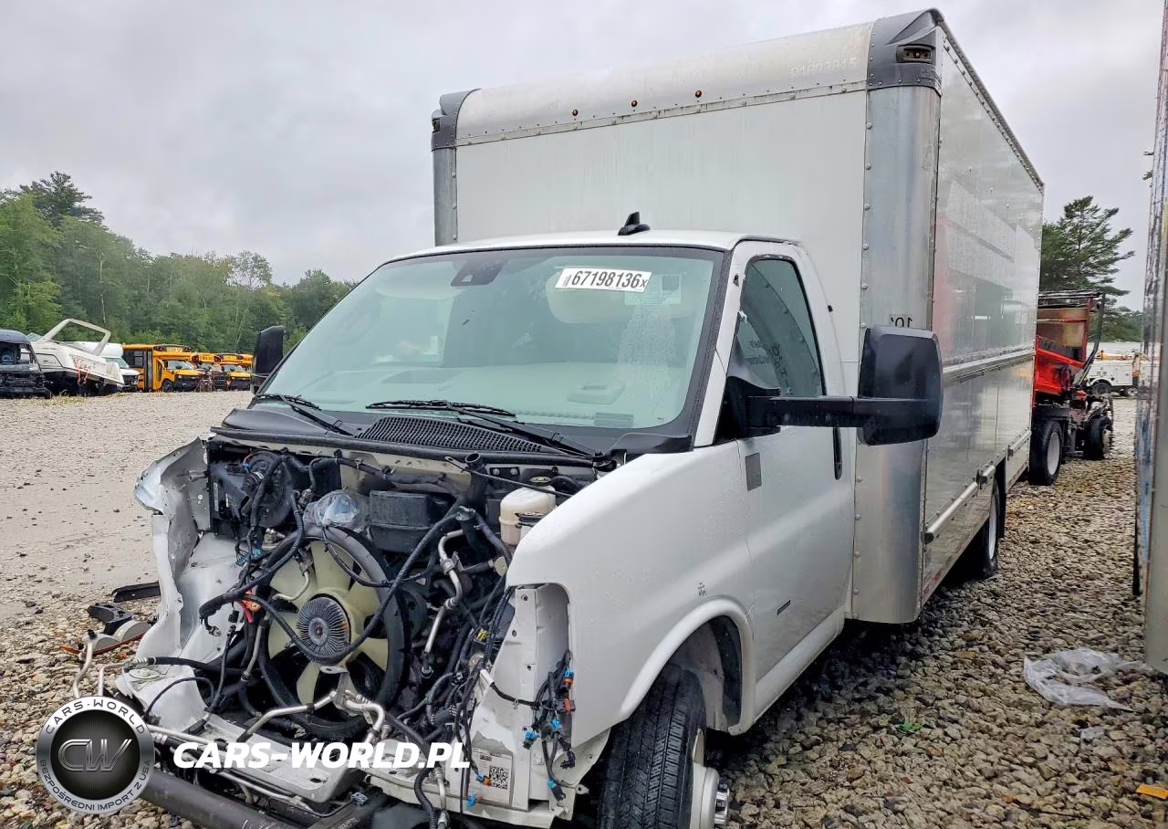 2021 GMC Savana Box Truck