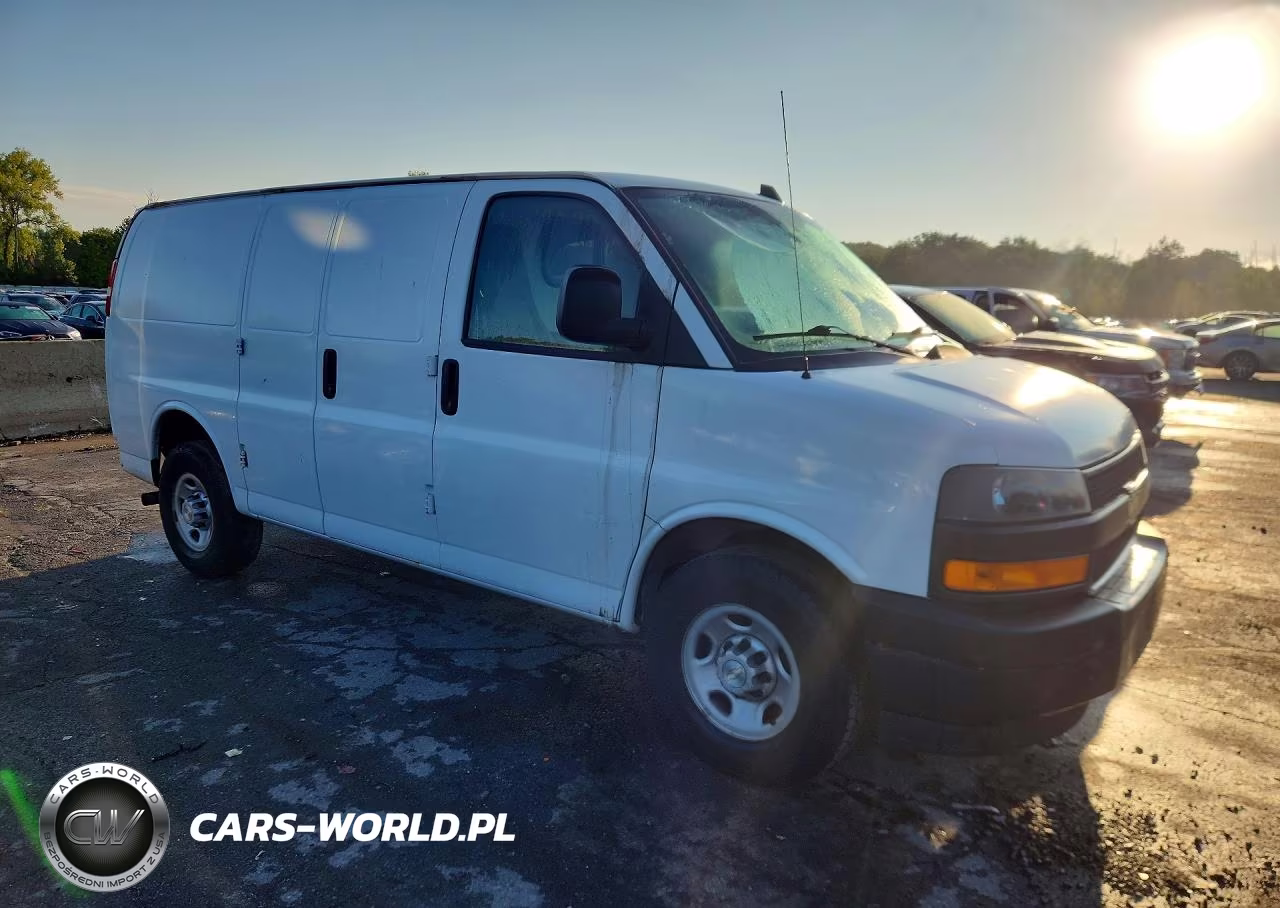 2018 Chevrolet Express G2500 VIN:1GCWGAFP9J1172491 - 4