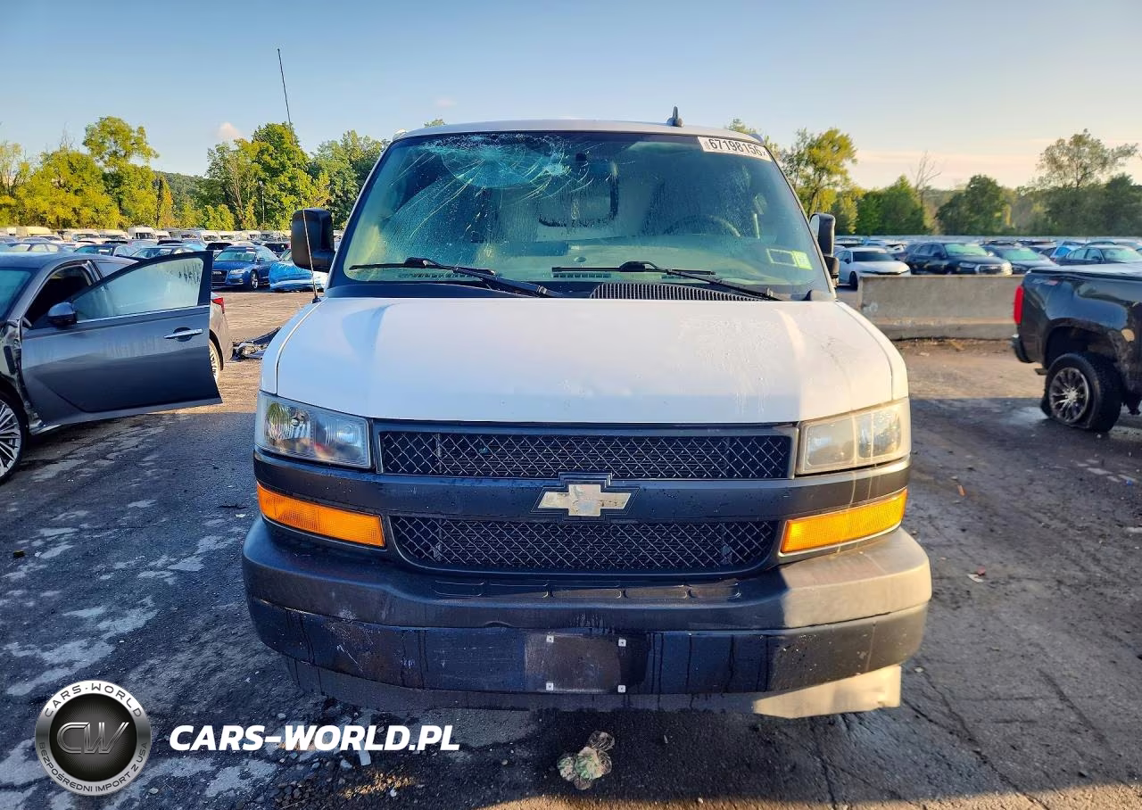 2018 Chevrolet Express G2500 VIN:1GCWGAFP9J1172491 - 5