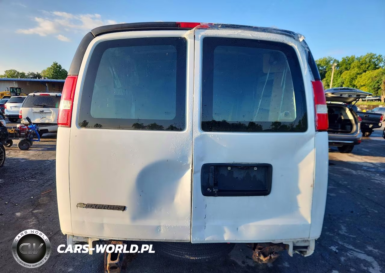 2018 Chevrolet Express G2500 VIN:1GCWGAFP9J1172491 - 6