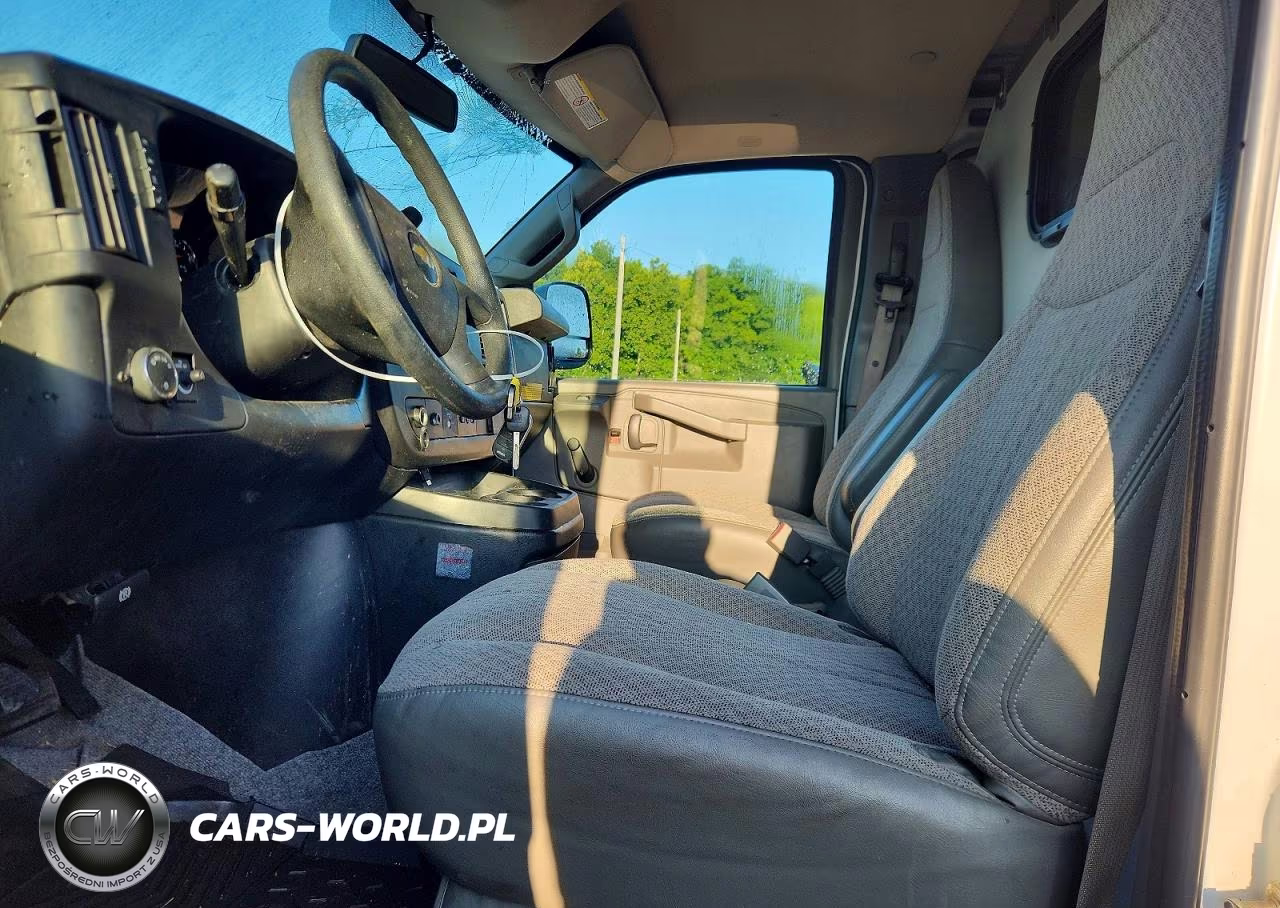 2018 Chevrolet Express G2500 VIN:1GCWGAFP9J1172491 - 7