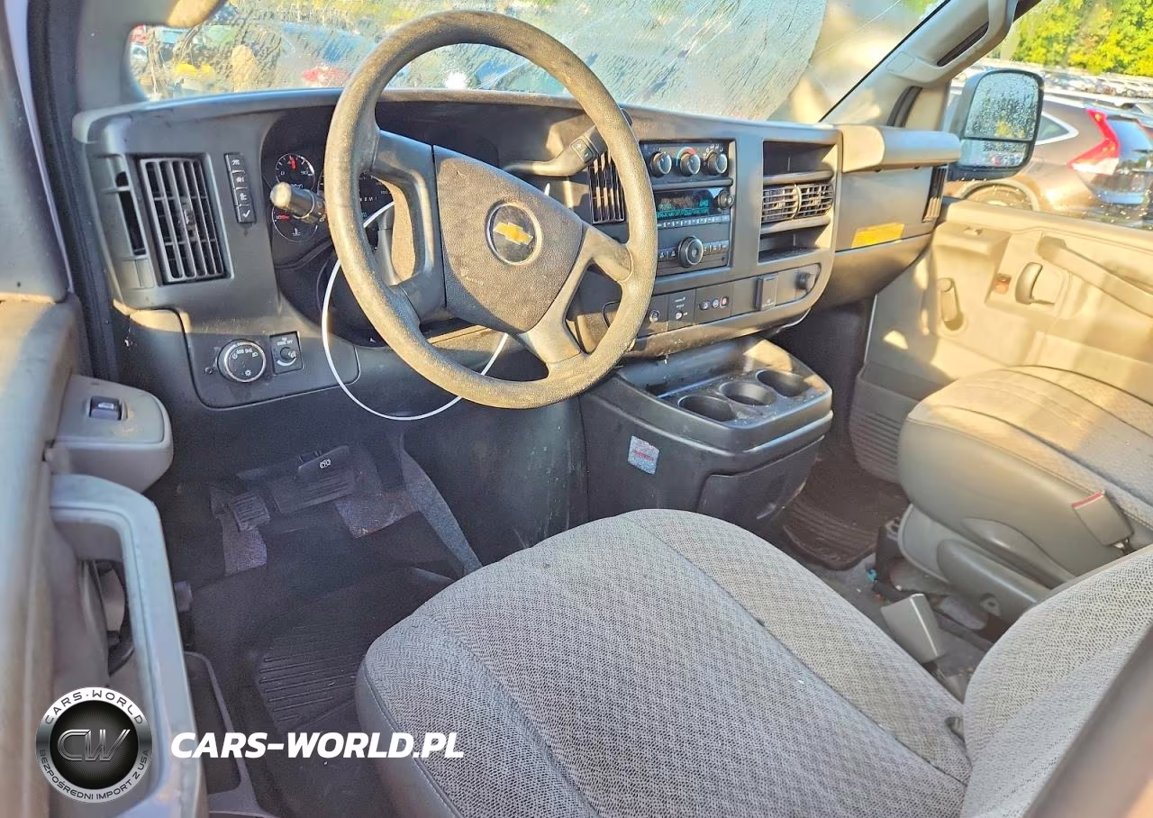 2018 Chevrolet Express G2500 VIN:1GCWGAFP9J1172491 - 8