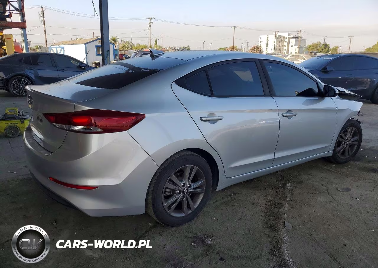 2018 Hyundai Elantra Sel VIN:5NPD84LF0JH298622 - 3