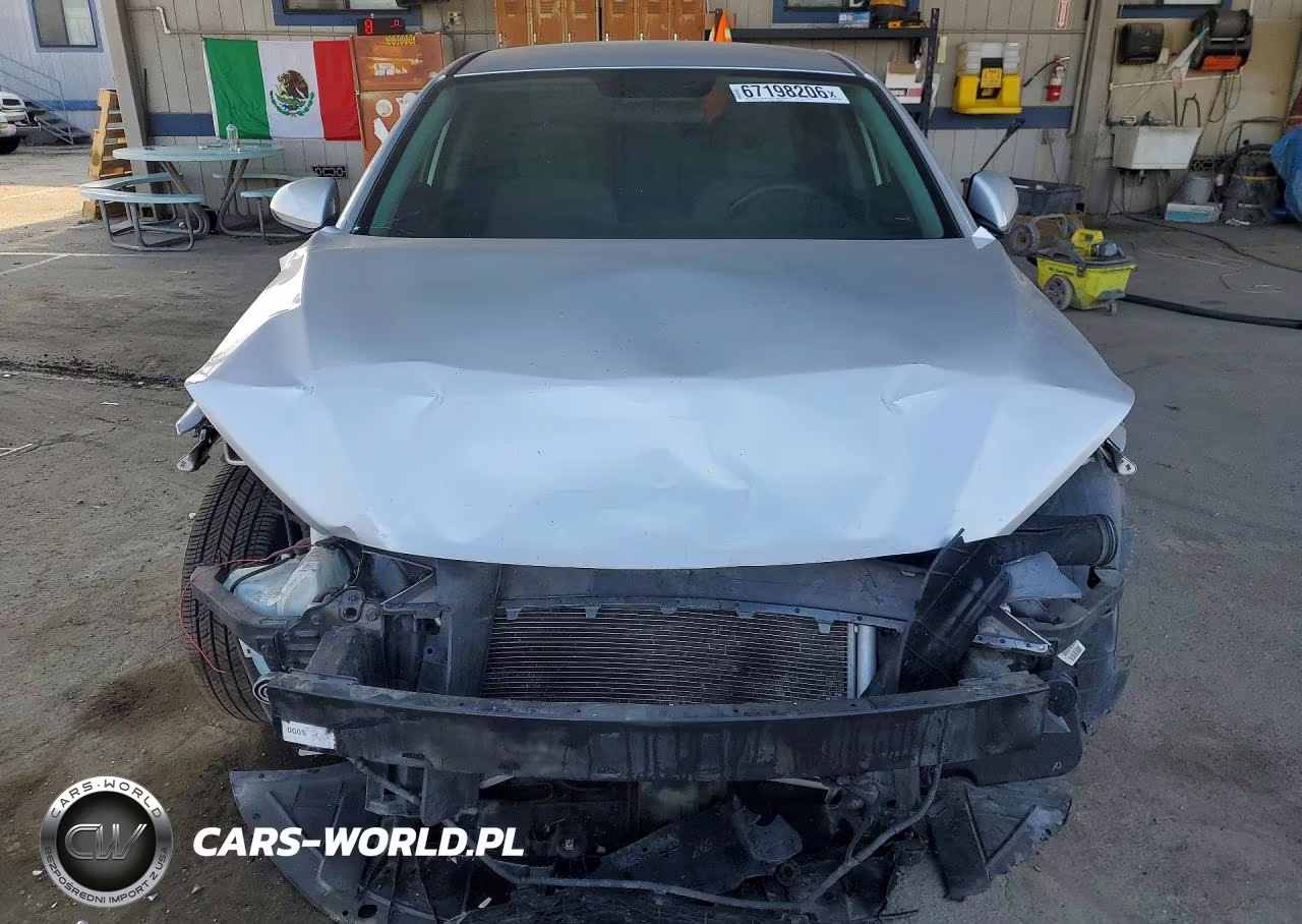 2018 Hyundai Elantra Sel VIN:5NPD84LF0JH298622 - 5