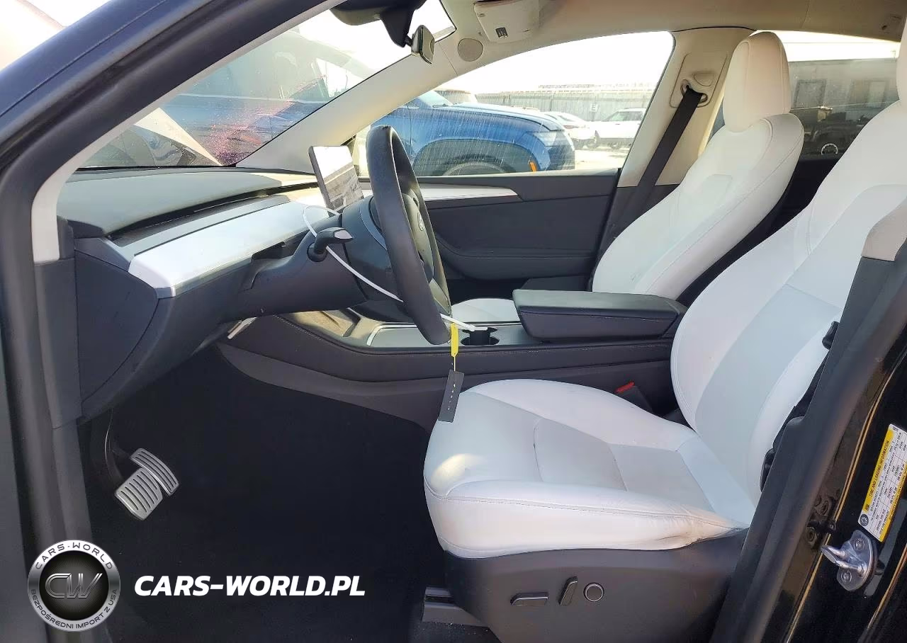 2025 Tesla Model Y VIN:7SAYGDEF3SF254781 - 7