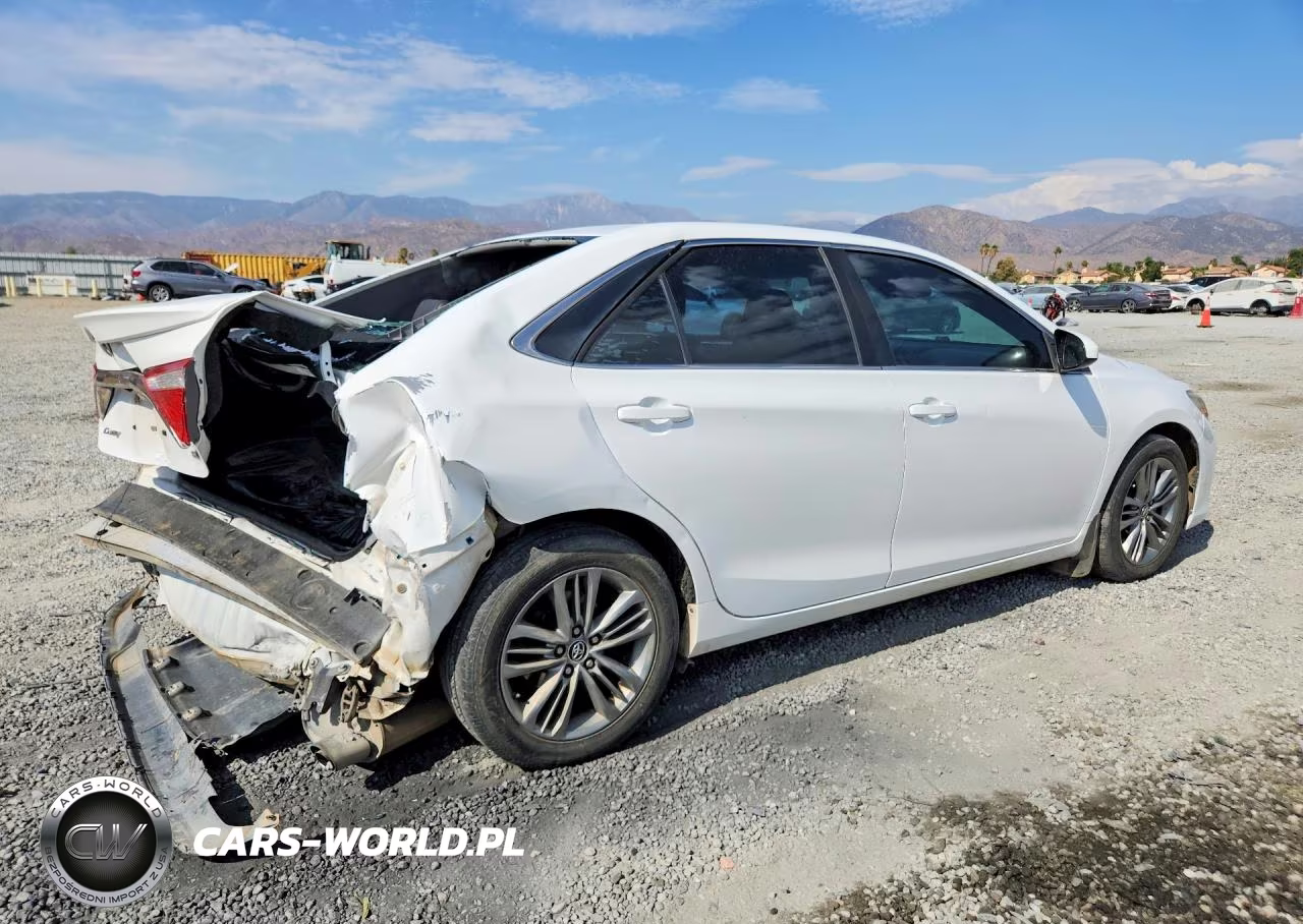 2015 Toyota Camry Se VIN:4T1BF1FK0FU494590 - 3