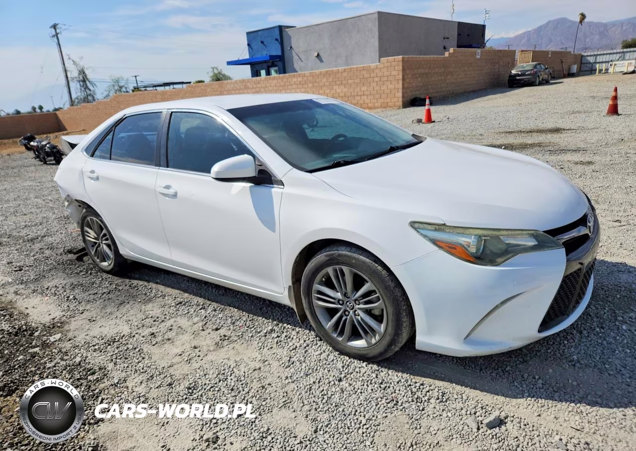 2015 Toyota Camry Se VIN:4T1BF1FK0FU494590 - 4