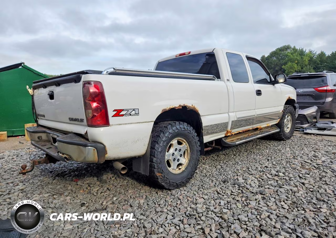 2003 Chevrolet Silverado K1500 VIN:2GCEK19T131236197 - 3