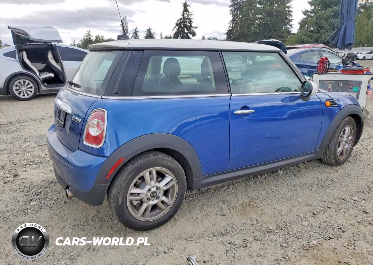 2013 Mini Cooper VIN:WMWSU3C58DT682486 - 3