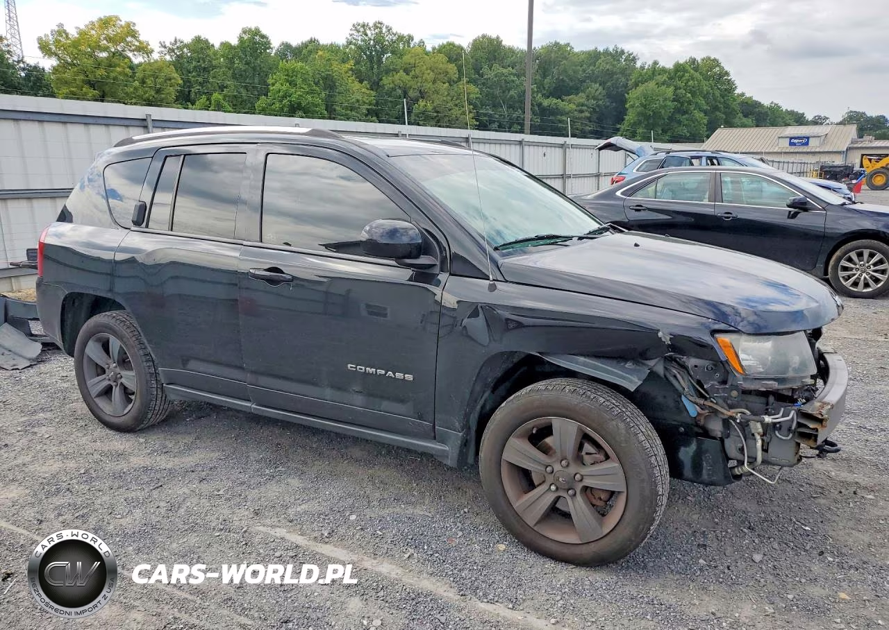 2014 Jeep Compass Latitude VIN:1C4NJDEBXED734889 - 4