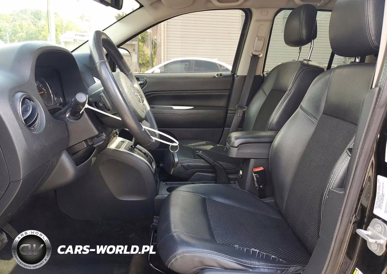 2014 Jeep Compass Latitude VIN:1C4NJDEBXED734889 - 7