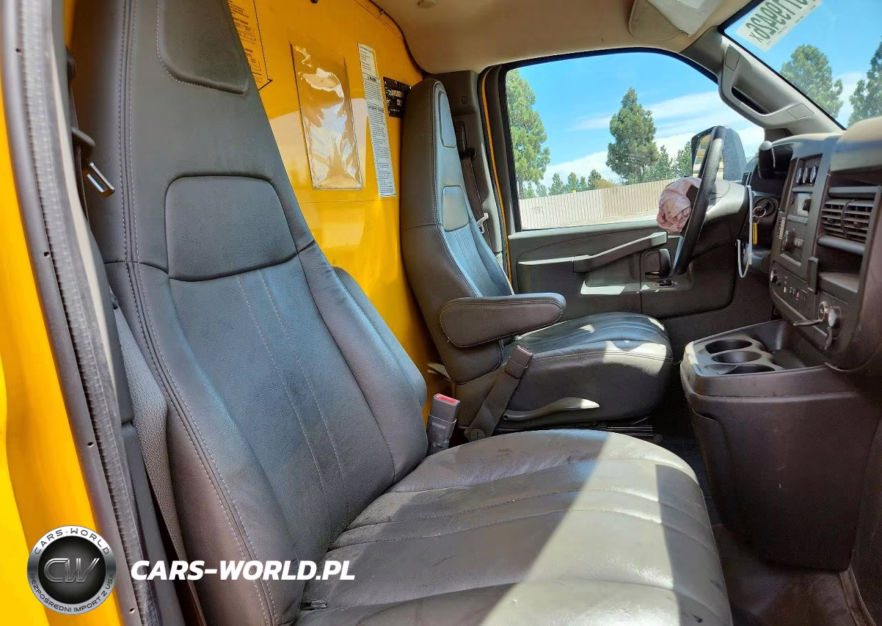 2022 GMC Savana Box Truck VIN:7GZ37TC7XNN004010 - 11