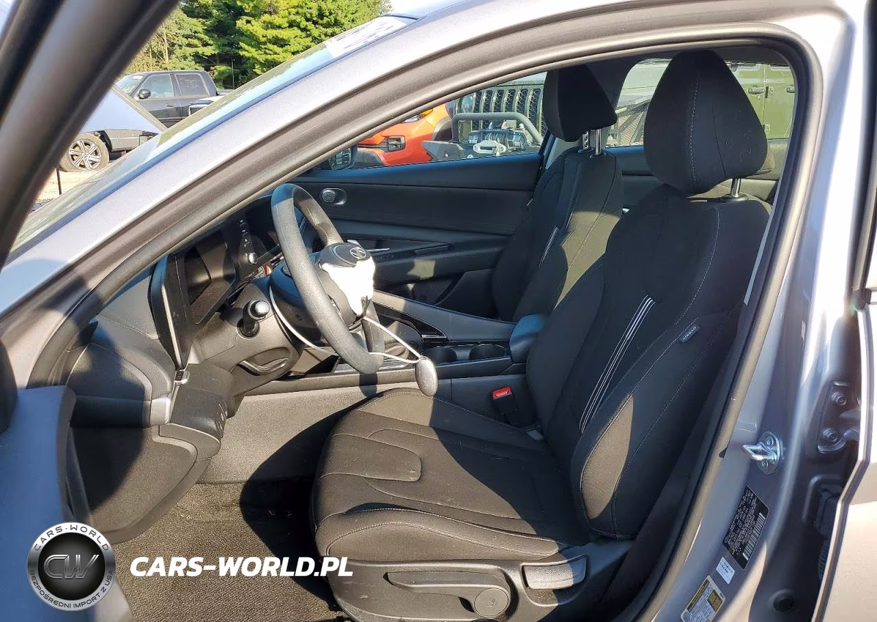 2026 Hyundai Elantra Hybrid Blue VIN:KMHLM4DJXTU186960 - 7