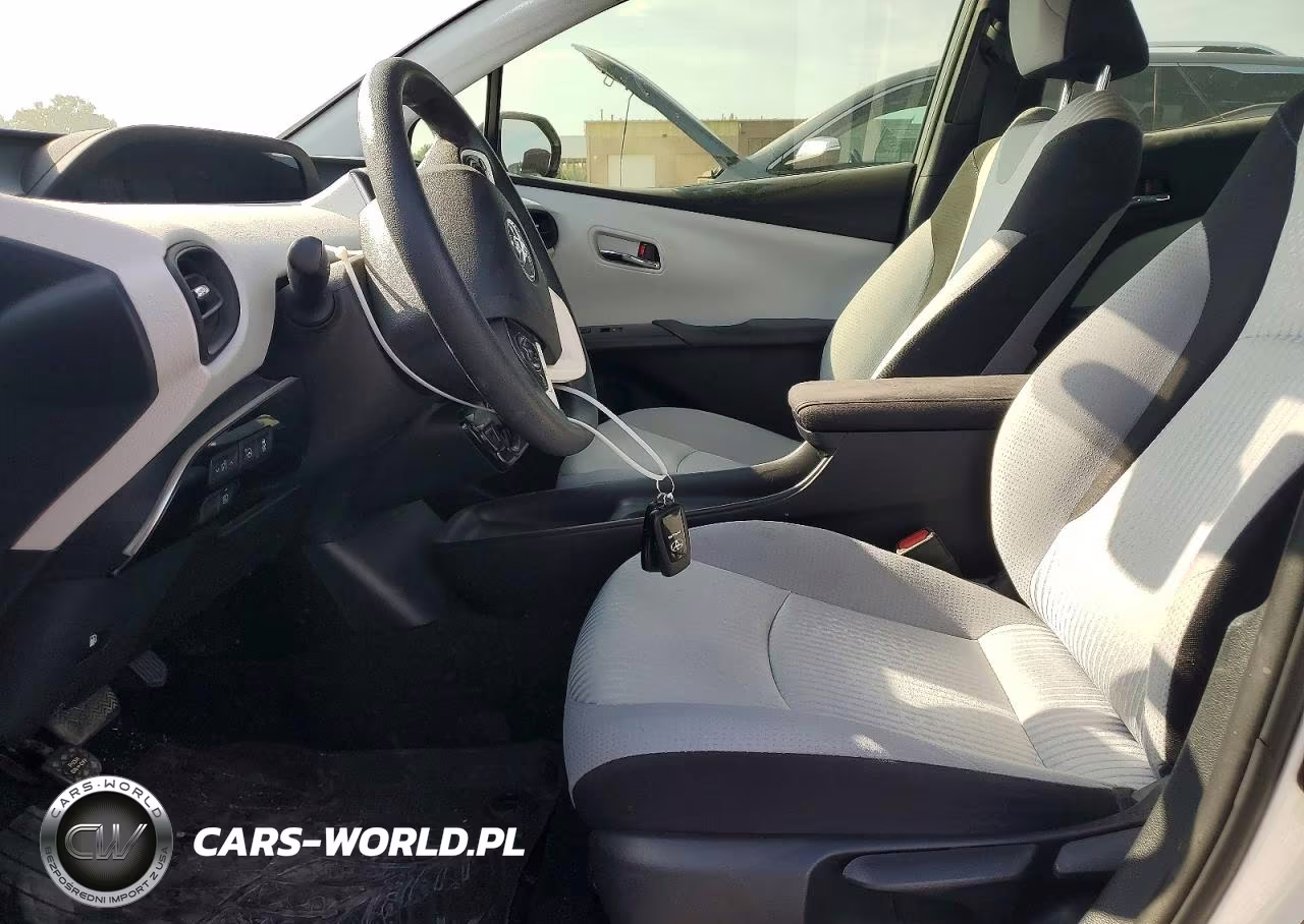 2018 Toyota Prius Two VIN:JTDKBRFU3J3058542 - 7