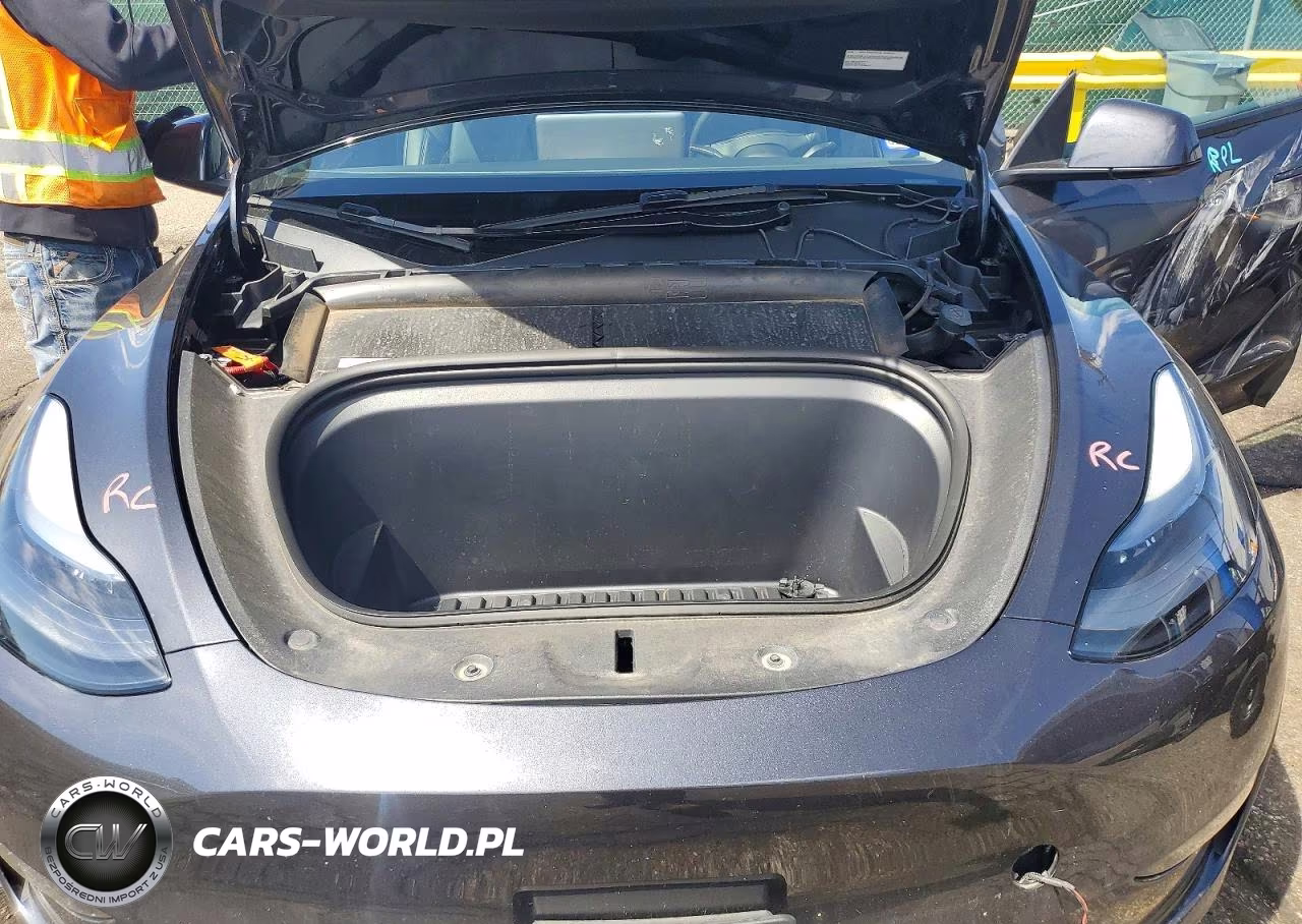 2024 Tesla Model Y VIN:7SAYGDEE0RA224782 - 11