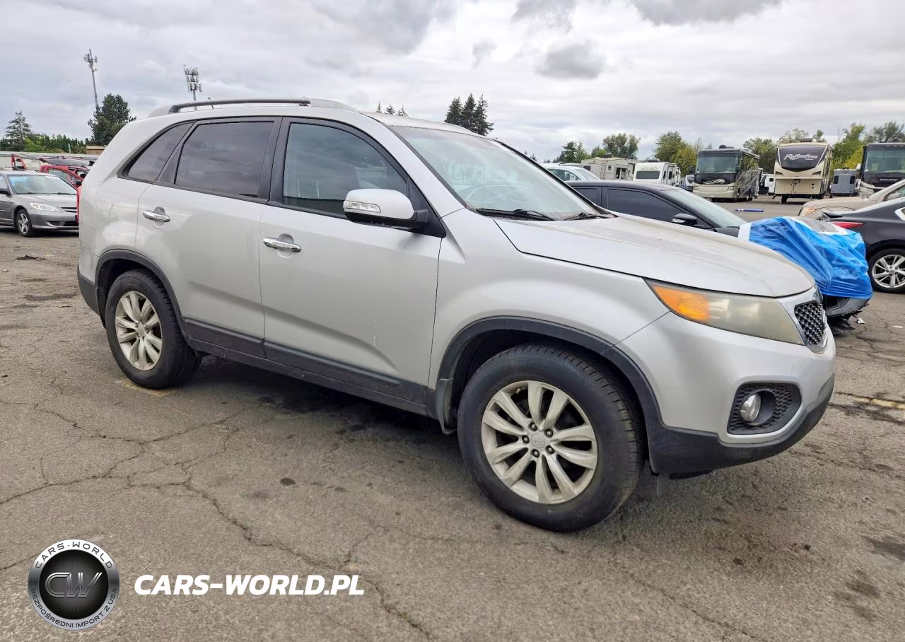 2011 Kia Sorento Lx VIN:5XYKT4A26BG151123 - 4