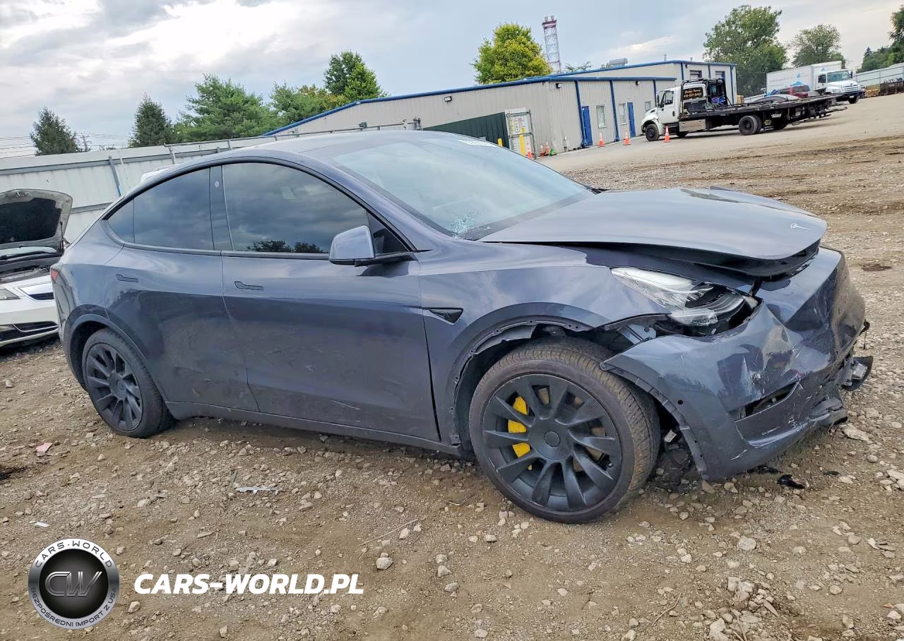 2021 Tesla Model Y VIN:5YJYGDEE2MF173813 - 4