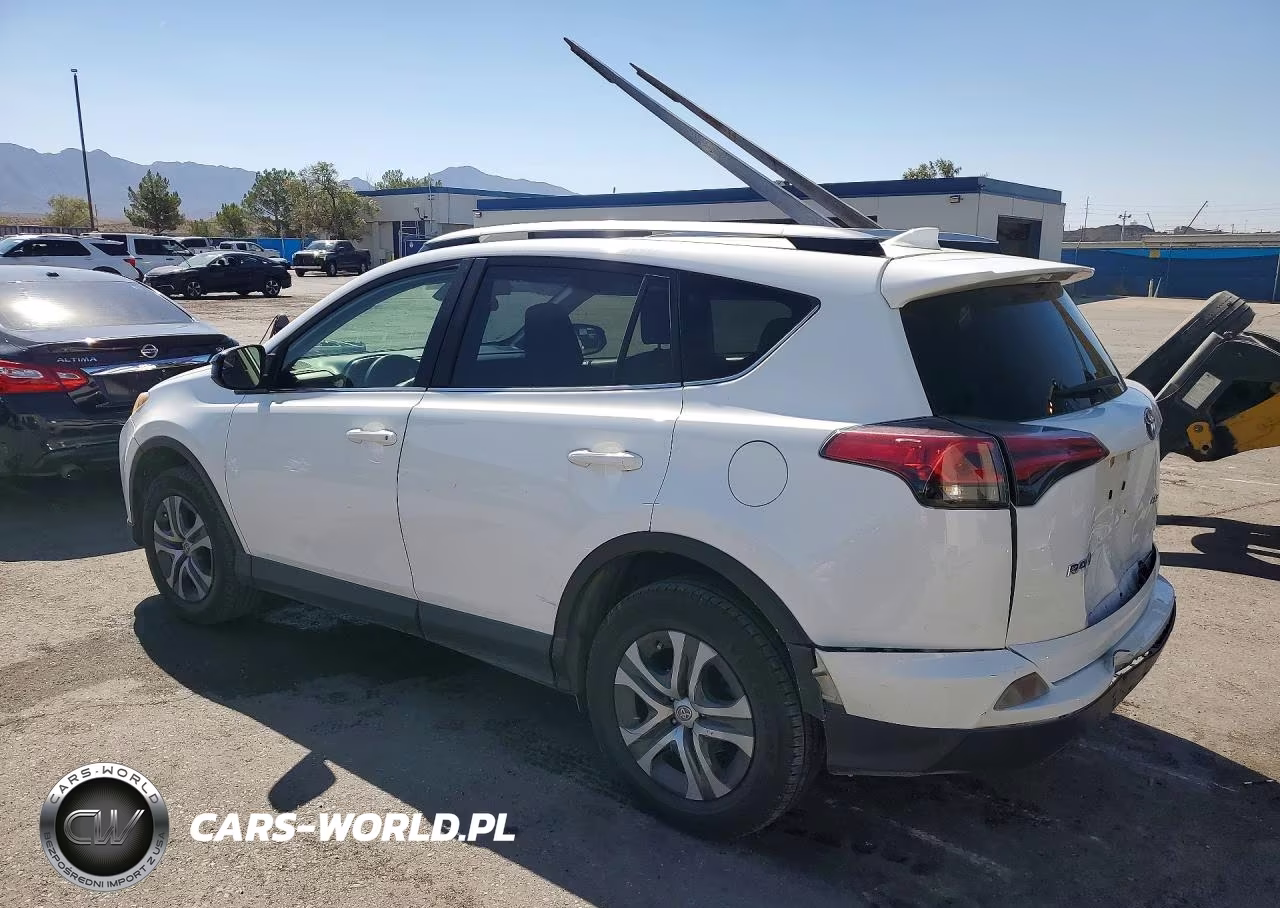 2018 Toyota Rav4 Le VIN:JTMZFREV8JJ183125 - 2