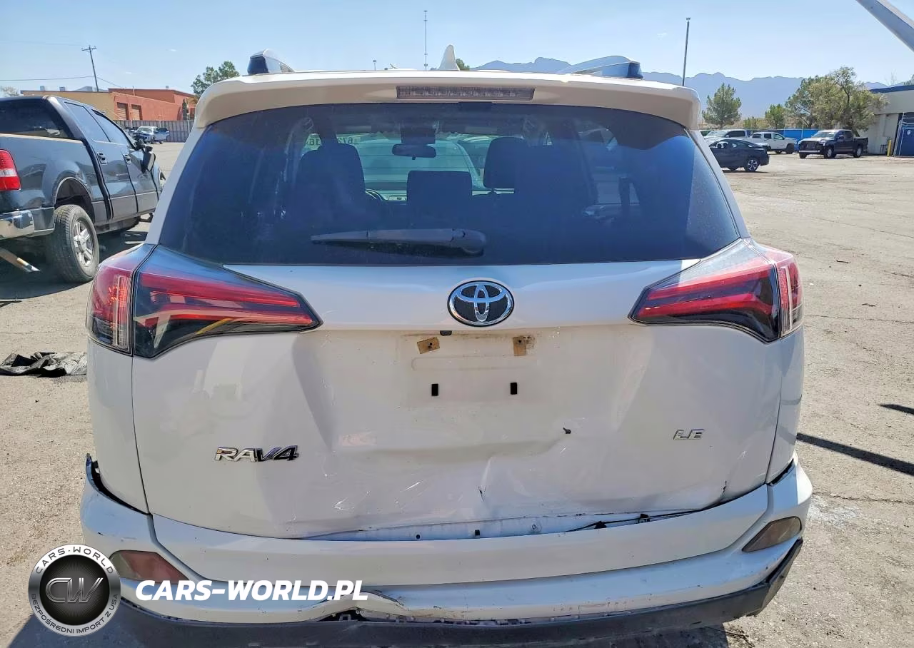 2018 Toyota Rav4 Le VIN:JTMZFREV8JJ183125 - 6