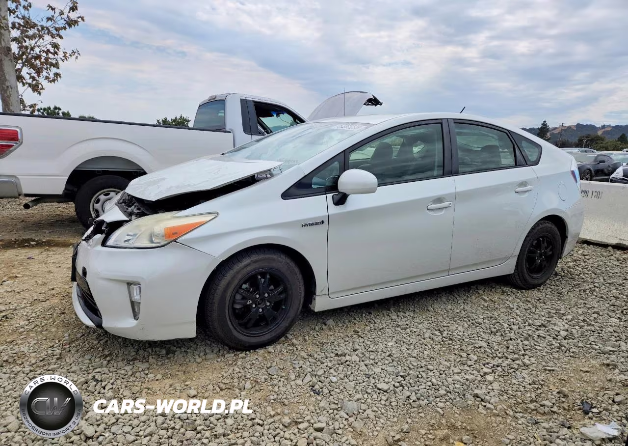 2015 Toyota Prius Two – zdjęcie 1 z 12