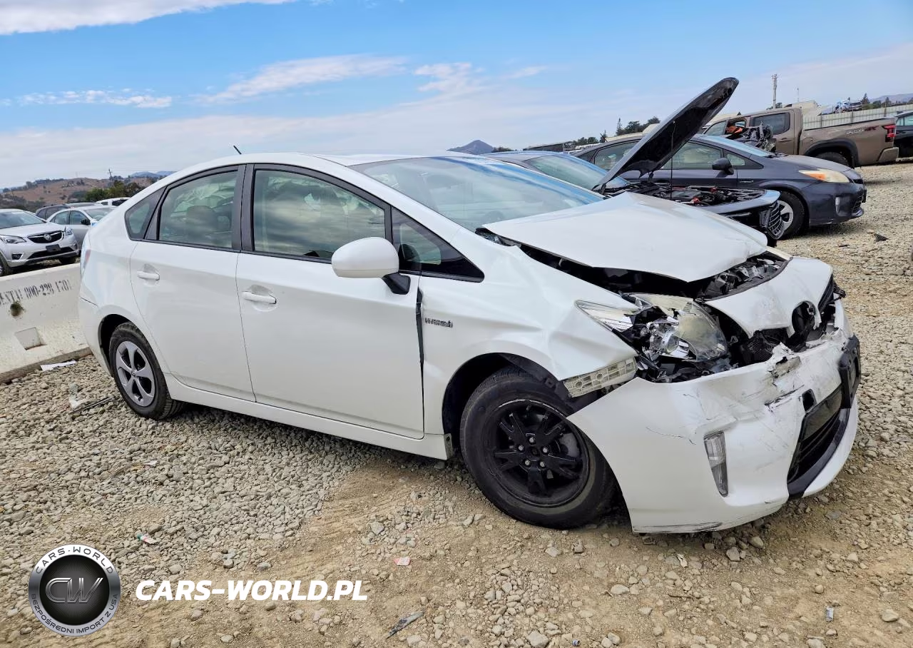 2015 Toyota Prius Two VIN:JTDKN3DUXF0477259 - 4