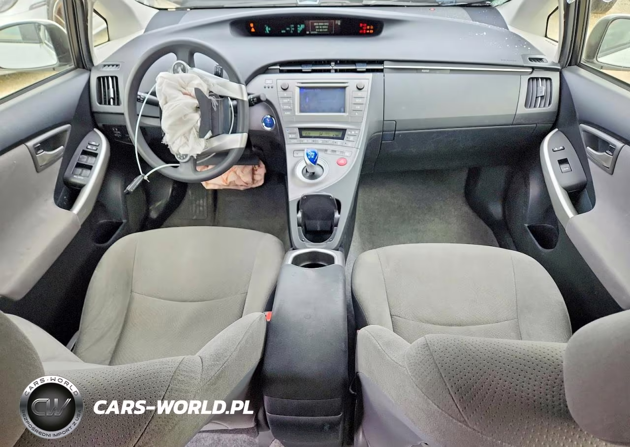 2015 Toyota Prius Two VIN:JTDKN3DUXF0477259 - 8