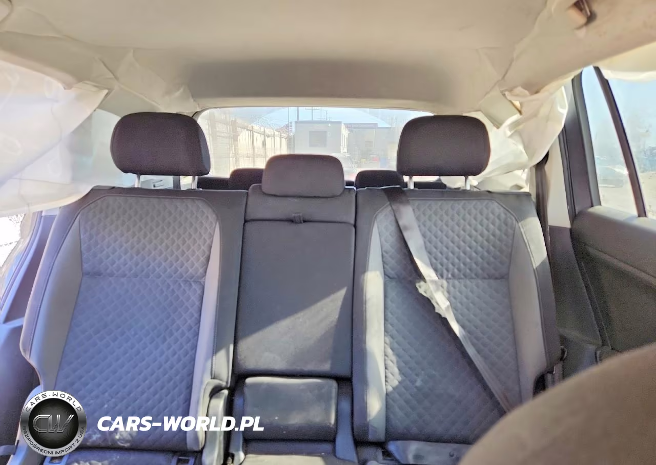 2018 Volkswagen Tiguan S VIN:3VV1B7AX0JM056314 - 10