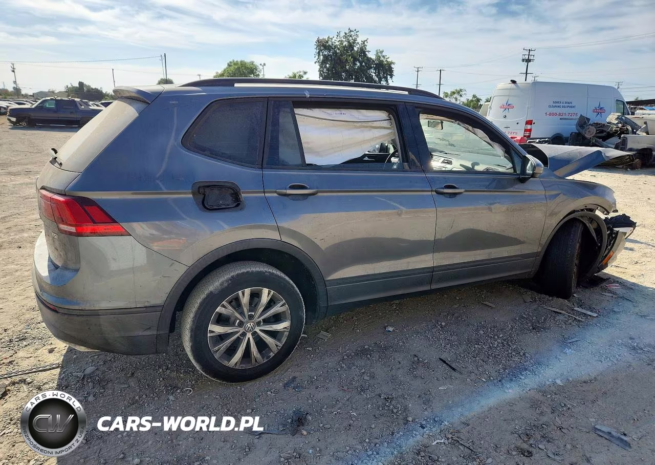 2018 Volkswagen Tiguan S VIN:3VV1B7AX0JM056314 - 3