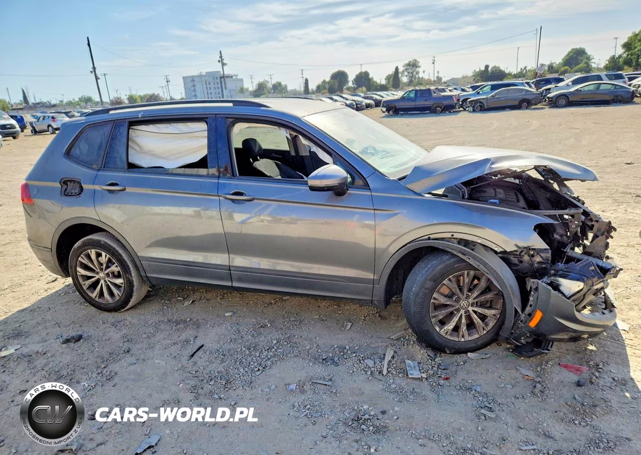 2018 Volkswagen Tiguan S VIN:3VV1B7AX0JM056314 - 4