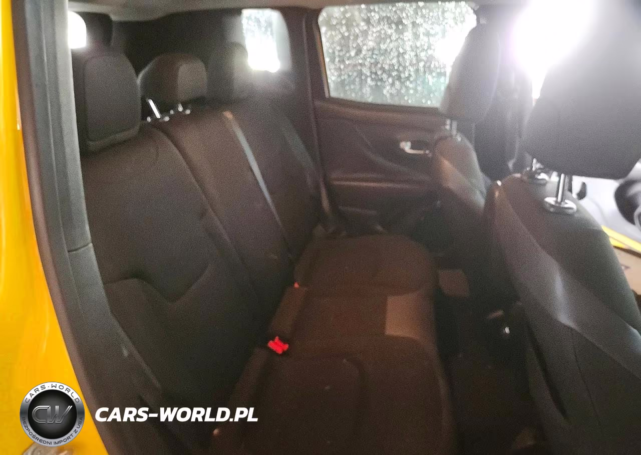 2018 Jeep Renegade Latitude VIN:ZACCJABB8JPG81695 - 11