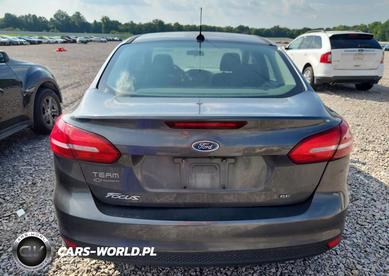 2017 Ford Focus Se VIN:1FADP3F21HL256395 - 6