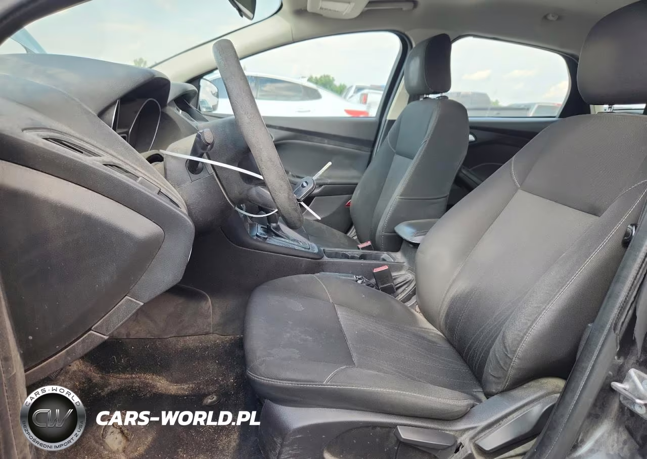 2017 Ford Focus Se VIN:1FADP3F21HL256395 - 7