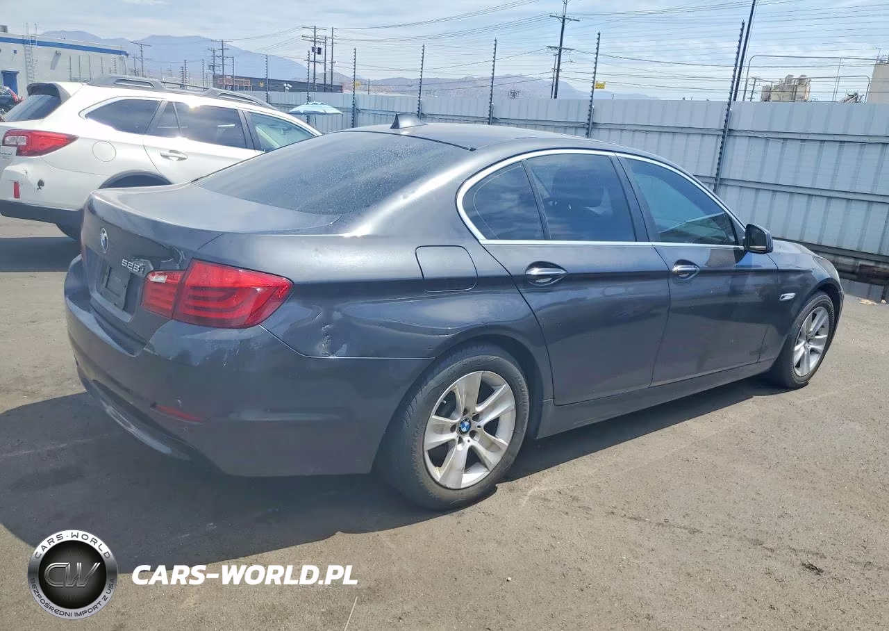 2013 BMW 528 I VIN:WBAXG5C51DD228664 - 3