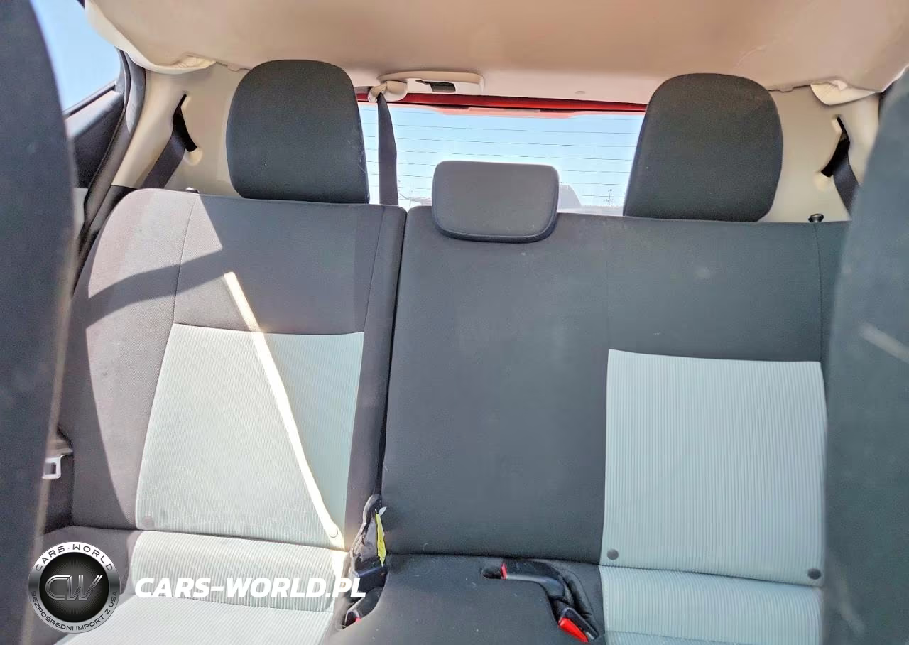 2014 Toyota Prius C Two VIN:JTDKDTB3XE1061895 - 10