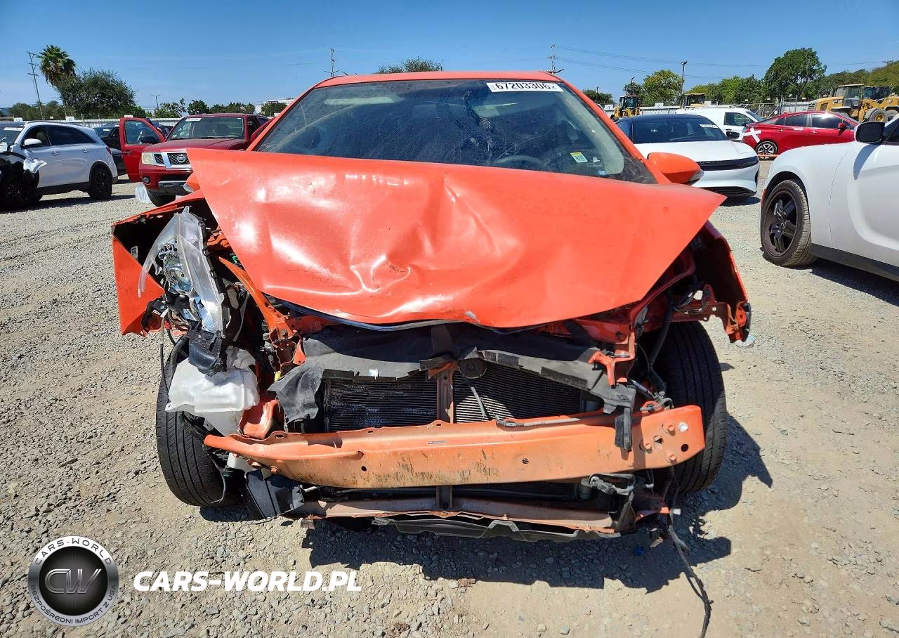 2014 Toyota Prius C Two VIN:JTDKDTB3XE1061895 - 5