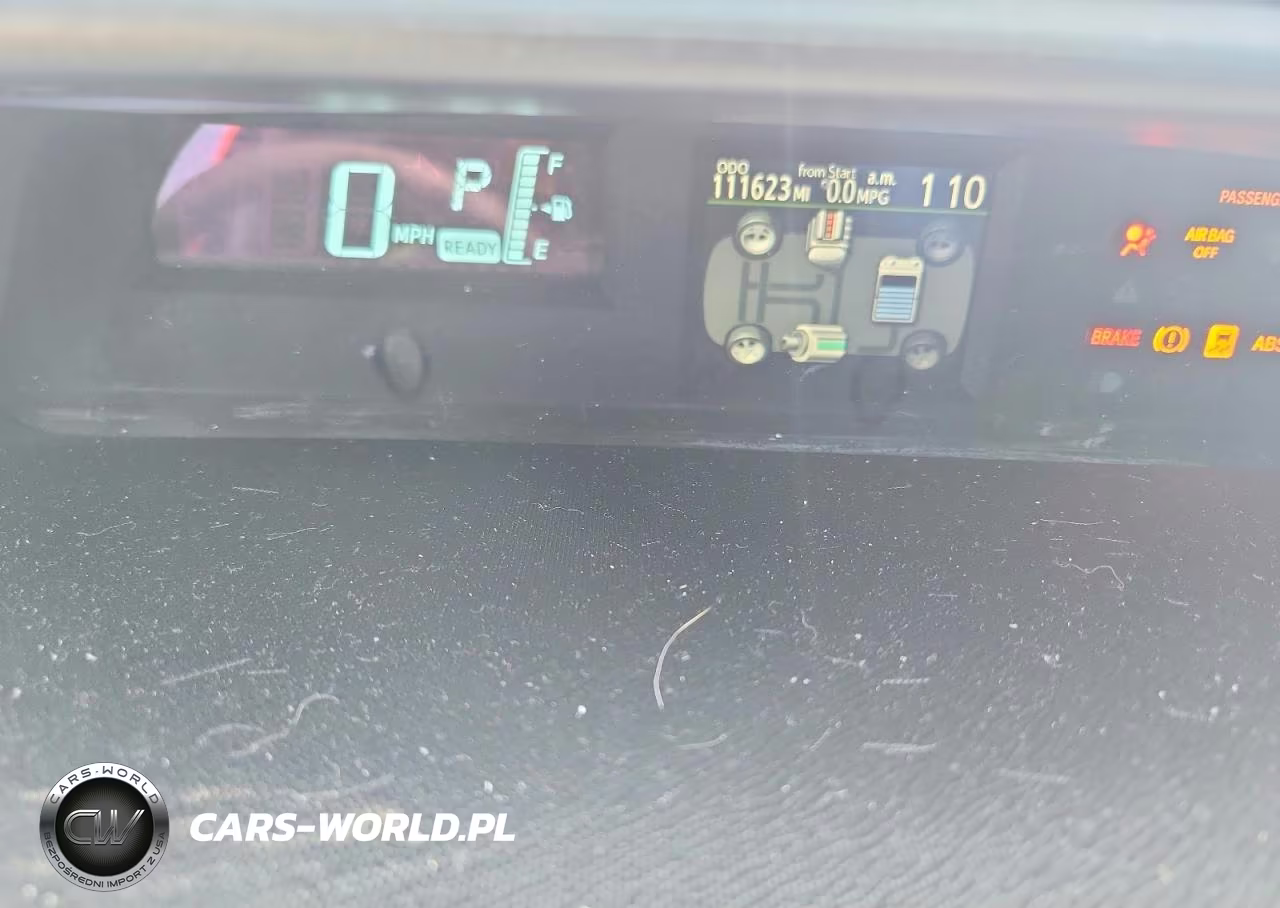 2014 Toyota Prius C Two VIN:JTDKDTB3XE1061895 - 9
